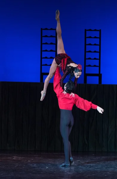 Київський Національний театр оперети показав балету "Кармен-сюїта" — стокове фото