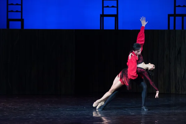 Київський Національний театр оперети показав балету "Кармен-сюїта" — стокове фото