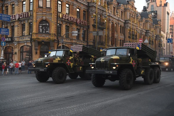 Ensaios para o Dia da Independência do Desfile Militar em Kiev, Ucrânia — Fotografia de Stock
