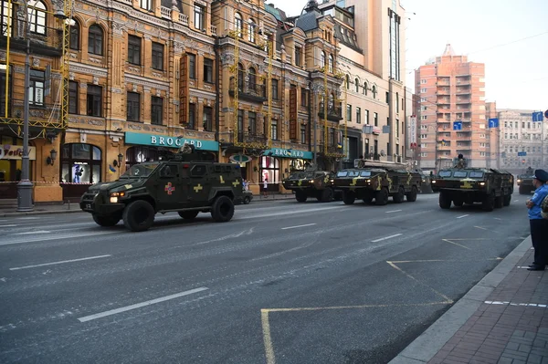 Ensayos para el desfile militar Día de la Independencia en Kiev, Ucrania — Foto de Stock