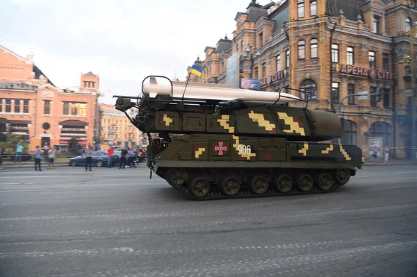 Kiev askeri geçit Bağımsızlık Günü için Provalar, Ukrayna — Stok fotoğraf