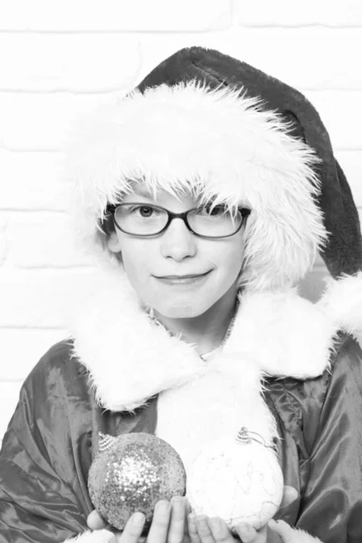 Genç, şirin Noel Baba çocuk. — Stok fotoğraf