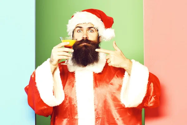 Komik sakallı Noel Baba Adam — Stok fotoğraf