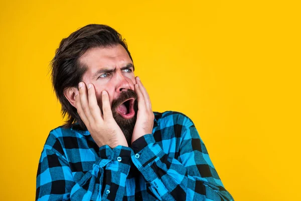 Unshaven shocked guy feel surprise about something, human emotions — Stock Photo, Image