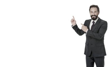 Şu istatistiksel finansal verilere bak. İş ilanına işaret ediyor. İlan veren danışman beyaza izole edilmiş. Finansal danışmana bak. İş Danışmanı Yöneticisi yön göster