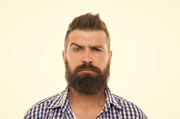 La moustache travaille en ville. hipster trendsetter avec moustache isolée sur blanc. mâle moustachu et barbu. après salon de coiffure. Maître de salon de coiffure. moustache du coiffeur. Mature hipster avec barbe — Photo