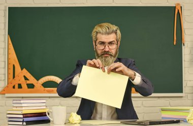 Gençler için modern eğitim. Herkes için okul eğitimi. Hemen yenile. Özel okul reklamları kayıtları artırıyor. Öğretmen geleneksel ve modern konular. Sıkı çalış. Bedava eğitim al.