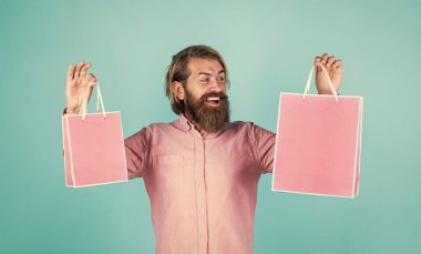 Satın aldığınız için teşekkürler. İçinde heyecan verici bir şey olan sürpriz erkek alışveriş torbası. Olgun bir adam sürpriz bir şekilde hediye paketiyle geldi. Genellikle doğum günlerinde kullanılır. Yıldönümü hediyesi al