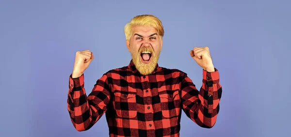 Que estilo ter. Para a barba cheia cuidar de sua pele é a chave. Bonito homem sem barba. Camisa xadrez barbudo. Barba tingida de Hipster. Cabeleireiro e barbearia. Colorir barba é divertido — Fotografia de Stock