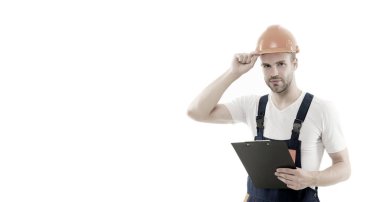 Genel plan. Tamir servisi. Onarım ve yenileme konsepti. Tamir atölyesi. Tamirci ev tamircisi. Tamir ve yenileme. Ev tadilatı. Beyaz arka planda kask takan işçi.