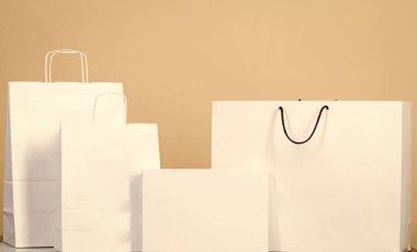 Mutlu yıllar. Xmas hediyeleri. Tatil ve tatil. Alışveriş torbaları. Noel alışverişi. Eğlence ve hediyeler. Kara Cuma. Doğum günün kutlu olsun. Yıldönümü. Siber pazartesi. Boşluğu kopyala