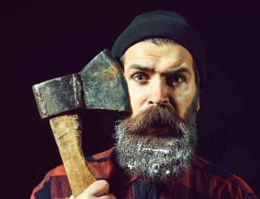 Baltalı korkak adam.