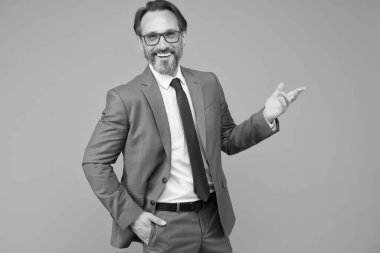 Başarı koçu. İş eğitimi. Ciddi bir iş adamı. Yetişkinler için eğitim. Kendi kendine eğitim. Öğretmen konuşmacı. Zekice bir kavram. Bilgiyi paylaş. İlham verici bir konuşmacı. Bilgi işi konsepti