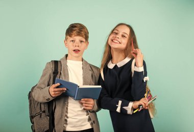 Yetenek geliştirme. Birlikte daha iyi. Öğrenci derse hazır. Sıradan bir okul programı. İleri düzey okul eğitimi. Gençler için dersler. Uluslararası öğrenci değişimi. Okul bilgisi