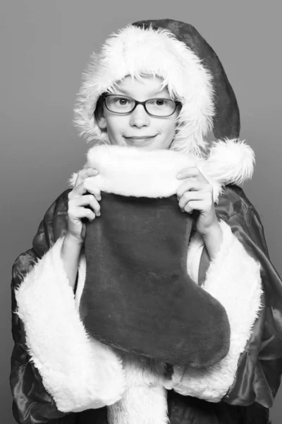 Jovem bonito santa claus menino — Fotografia de Stock