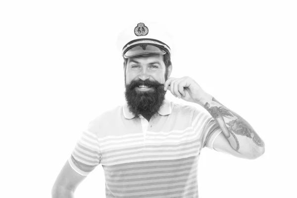 Grande capitão com grande bigode. Um feliz bigode de marinheiro. Homem barbudo sorri de bigode. Barbearia. Viagem e descoberta. Férias. O meu barco o meu bigode — Fotografia de Stock