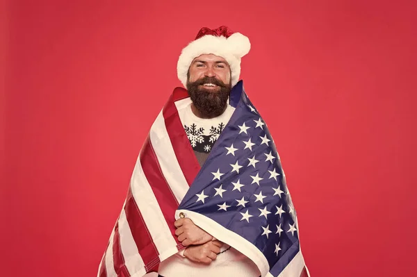 Vacaciones de Navidad. El tipo celebra la Navidad. Alegre hipster. El patriotismo es fácil de entender en Estados Unidos. Navidad en los Estados Unidos de América. Saludos a todos mis compatriotas. Espíritu nacional — Foto de Stock