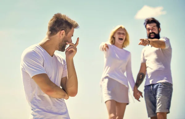 고통의 원인. 사랑하는 삼각형. 질투의 감정. 배신 과 이혼. 질투하는 배우자. 부정적 인 영향력 질투. 가정 심리학. 관계의 목표. 인간 관계에서 실망하였다. 헤어지자 — 스톡 사진