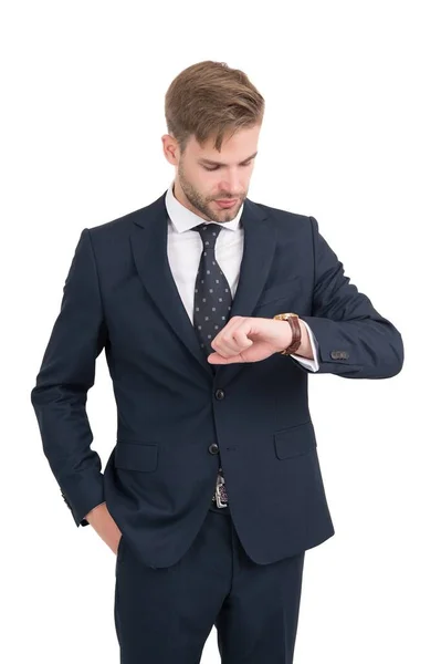 Empresario seguro de sí mismo con reloj. exitoso gerente en ropa formal. hombre de negocios profesional en estilo de negocio. motivación y éxito. un abogado con corbata. empleado tiene fecha límite. gestión del tiempo — Foto de Stock