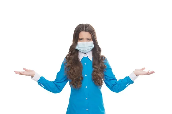 Covid-19 och hälsovård. flicka sjuksköterska i respirator medicinsk mask. Läkare i säkerhetsdräkt. hygien vid coronaviruspandemi. Vetenskapsman skapar virusvaccin. epidemiutbrott karantän. kopieringsutrymme — Stockfoto