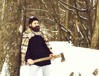 Yakışıklı ya da oduncu.