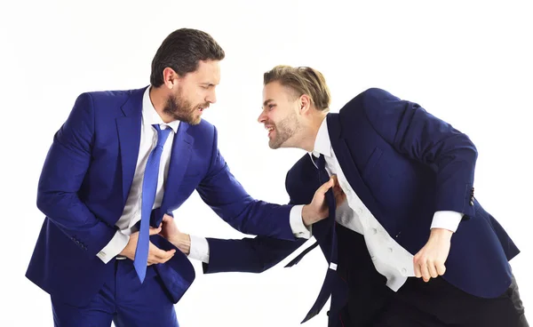 Onbeschofte, wrede, boze zakenmensen. Zakenman en politicus vechten. Agressie, geweldconcept. — Stockfoto