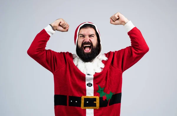 Feliz Ano Novo. Feliz Natal. Feliz Natal. vendas de xmas sazonais. homem maduro barbudo usar traje vermelho de Papai Noel. Pronto para a celebração. Prepare-se para férias de inverno. festa divertida — Fotografia de Stock