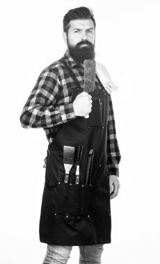 Kıyma için mükemmel. Elinde et kıyma bıçağı tutan sakallı adam. Bıçaklı bir kasap ya da elinde bir kesici. Kasap bıçağıyla ızgara pişirmek. Et doğramak ve doğramak için profesyonel mutfak bıçağı.