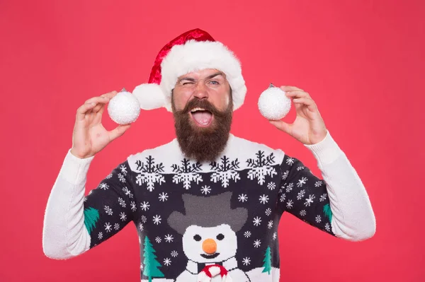 Santa Claus vousatý muž přeje šťastný nový rok a veselé Vánoce dovolená připravena oslavit večírek s zábavou plnou vánočních dárků a dekorací, Nový rok zábava — Stock fotografie