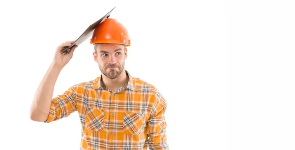 小心你的头小心你的安全。安全帽的建设者用剪贴板保护头部.建筑安全与健康。现场的建筑安全。安全建筑实践。建筑和施工 — 图库照片