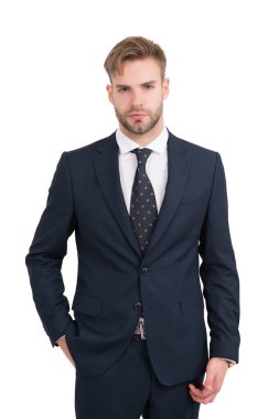 Beyaz takım elbiseli yakışıklı, kendine güvenen iş adamı, patron.