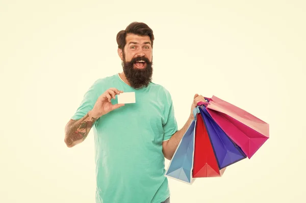 Quality service. ready to pay online. successful shopping. bearded man carry heavy shopping bags. day of sell out. man showing credit card. Very good offer. nice purchase. Big Sale online in our shop — Stock Photo, Image