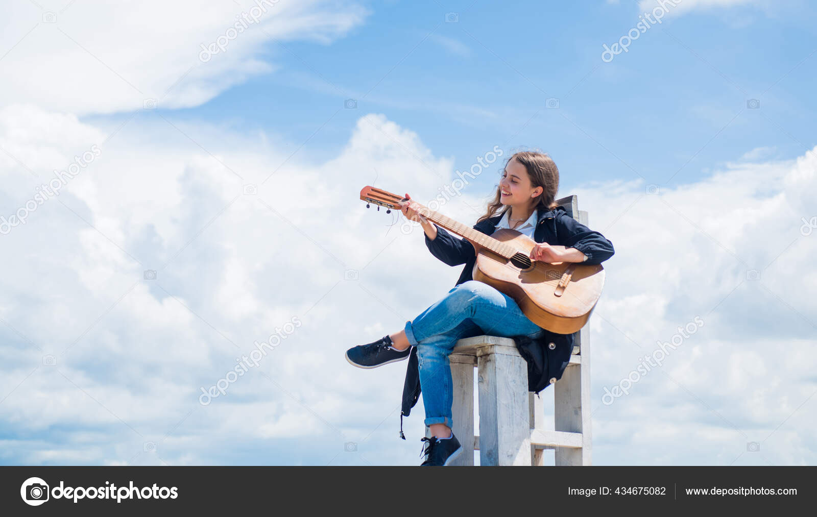 面白い美しさだ 女性歌手 とギタリスト 幸せな子供時代 かわいい子供がギターを弾いてる 音楽と歌 声楽学校 アコースティックギターを持つ美しい10代の女の子 キッズカントリーファッション ストック写真 C Stetsik 面白い美しさだ 女性歌手 とギタリスト 幸せな子供時代 かわいい子供がギターを弾いてる 音楽と歌 声楽学校 アコースティックギターを持つ美しい10代の女の子 キッズカントリーファッション ストック写真 C Stetsik