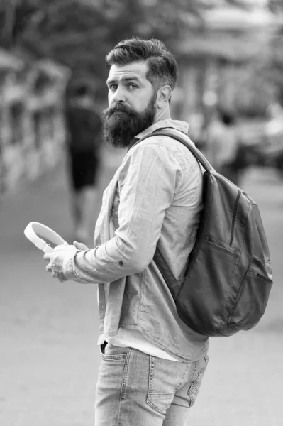 His wanderlust makes him travel. Bearded man go sightseeing. Traveling and wanderlust. Wander and discover. Wanderlust. Desire to explore. Wanderlust is his name. Summer vacation — Stock Photo, Image