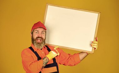 Teknisyenleri tamir ediyorum. Tamir konsepti. İnşaat işçisi. Sunduğumuz hizmetler. Elektrikçi tesisatçı tamirci. Oda servisi şirketi. Tamir fiyatları listesi. Tamirci tamir eder. İnsan tahtası kopyalama alanını tutar