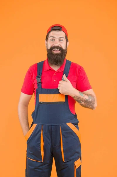 Uomo maturo lavoratore con barba usura uniforme, ingegnere — Foto Stock