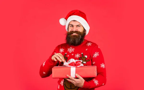 Enjoy xmas celebration. Santa Claus wishes Merry Christmas. Bearded man feel festive. Christmas gift. Family tradition. December shopping. Seasonal sale. Come get ready for Christmas. Perfect gift — Stock Photo, Image