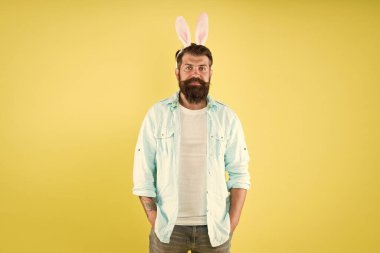 Çin Zodiac 'ı. Erkek tavşan kulağı. Tavşanlar ve Tavşanlar arasındaki fark. Erkek tavşan kişilik özellikleri. Tavşan adamlar ılımlı, iyimser ve düşünceli insanlardır. Burç işareti