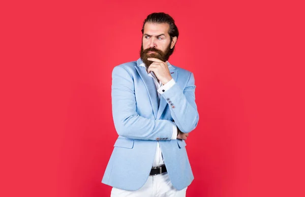 Homem barbudo em roupa formal. homem de negócios elegante usar vestuário elegante para o evento formal. Sommelier. verdadeiro cavalheiro com cabelo arranjado. beleza masculina e moda. conceito de barbearia — Fotografia de Stock