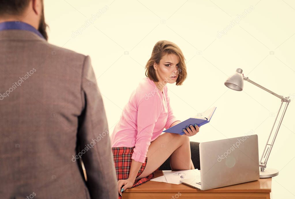 Qattiq charm shim kiygan qiz porno