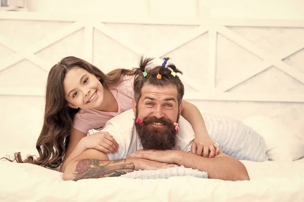 Family leisure concept. Girl dad hairdo. Quarantine with children. Affection and support. Happy family. Role of father. Pajamas party. Happy childhood. Upbringing happy daughter. Relaxing in bedroom — Stock Photo, Image