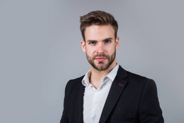 Havalı, bakımlı, sakallı, CEO 'su erkek.