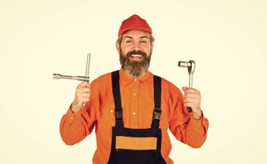 Gevşemek ya da cıvataları sıkmak için kullanılır. Mutlu işçi. Lastik değiştirmeyi bilmek tüm sürücüler için gereklidir. El aletlerinde cırcır ve soketler var. Ev tadilatı. Onarım için araçlar