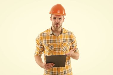 İnşa etmeyi seviyoruz. İnşaat mühendisi beyazdan izole edilmiş. İnşaat işçisi ya da inşaatçı yerleştirin. Tasarım ve yapı. İnşaat ve inşaat. İnşa edilecek proje. Mühendislik ve mimarlık