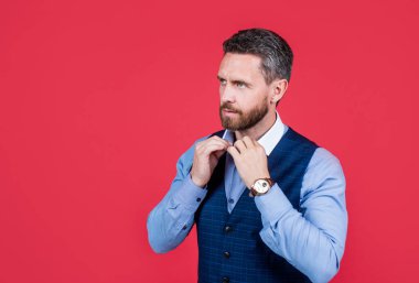 Patron ve çalışan. Güven ve başarı. Formalite işçisi. Boşluğu kopyala.