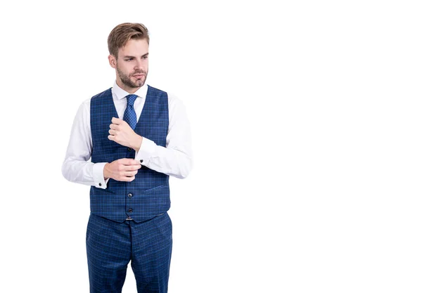 Obtenga una actualización. Un hombre guapo usa chaleco con pantalones. Aspecto de moda de cuello blanco. Estilo de moda formal — Foto de Stock