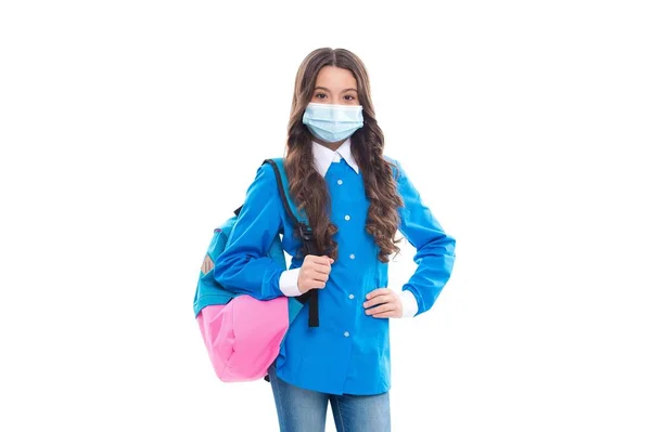 Retour à l'école pendant la pandémie de COVID-19. Masque pour enfant. Éducation scolaire en âge de contracter le coronavirus — Photo