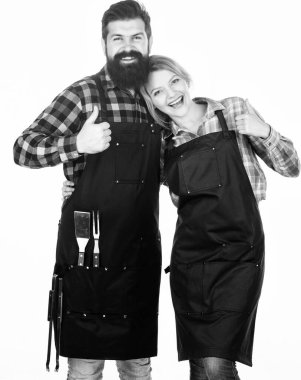 Başlangıcı. Aile hafta sonu. Piknik barbeküsü. Yemek tarifi. Birbirine aşık çiftler mutfak gereçlerini tutarlar. Sakallı hippi ve kız. Hazırlık ve aşçılık. Kızartılmış et için araçlar