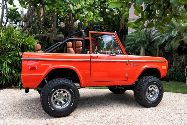 Palm Beach, Florida USA - March 21, 2021: orange red Ford Bronco sport cabriolet tuned car — Stock Photo, Image