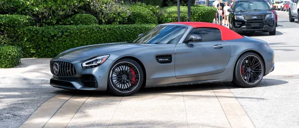 Palm Beach, Florida USA - 21 Mart 2021: gri Mercedes-benz AMG GTS V8 Bi-turbo — Stok fotoğraf